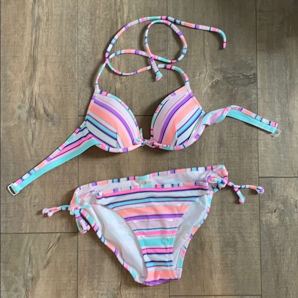 Victoria’s Secret triangle halter bikini 34B S